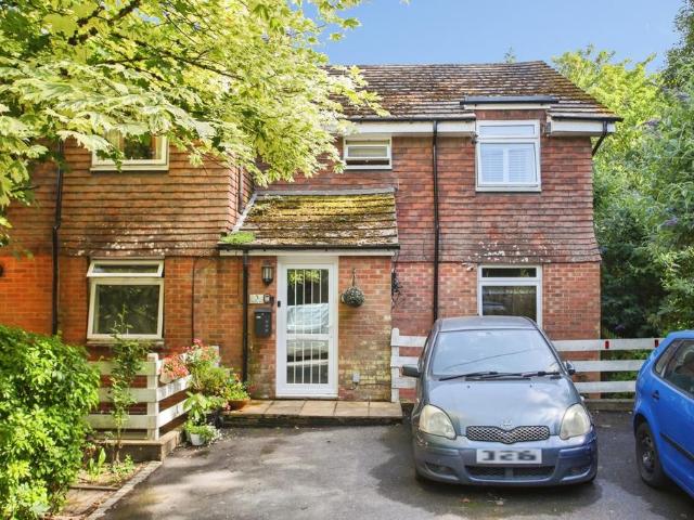 Flat for sale in Sandown Park, Kent