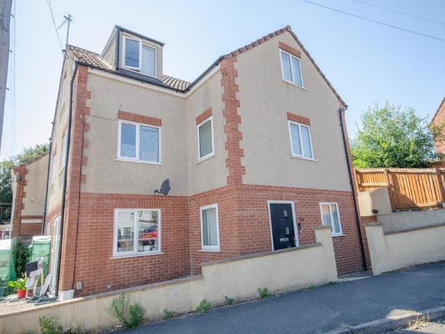 Flat for sale in Kingswood, South Gloucestershire
