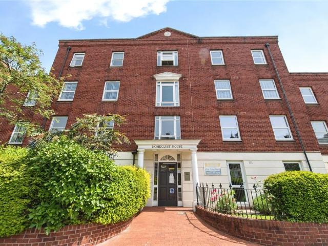 Flat for sale in Watergate, Devon