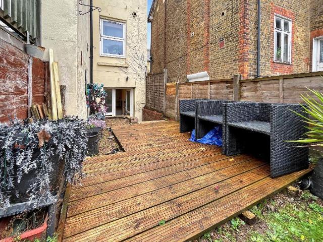Flat for sale in London Borough of Croydon, Greater London