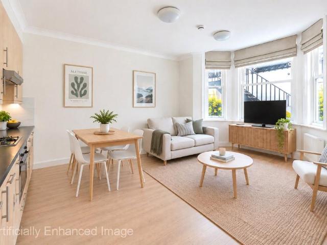 Flat for sale in London Borough of Hammersmith and Fulham, Greater London