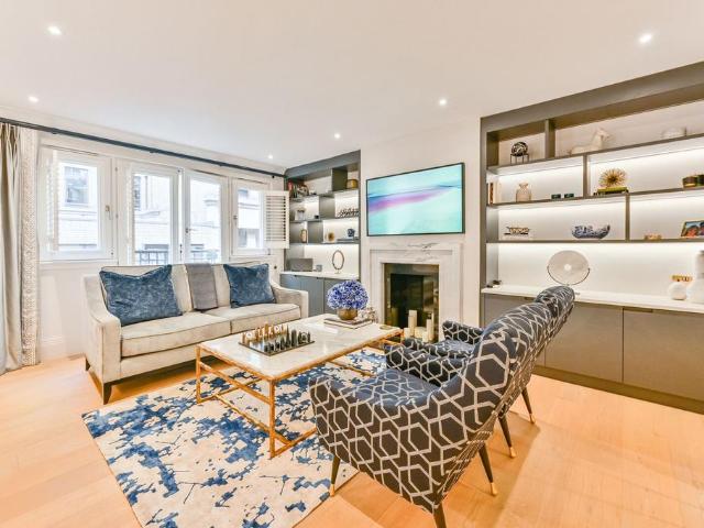 Flat for sale in Westminster, Greater London