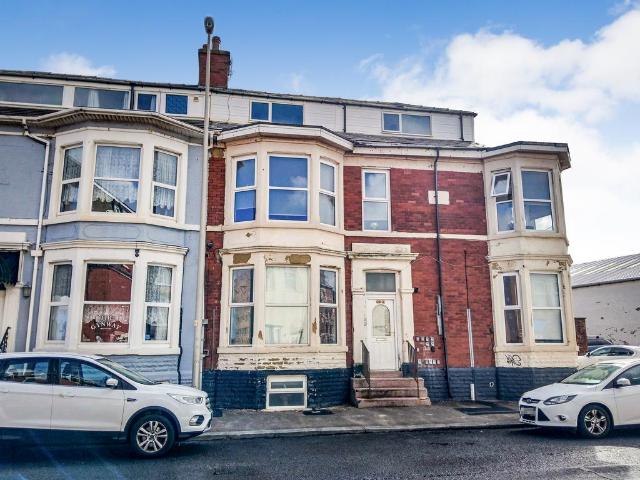 Flat for sale in Blackpool
