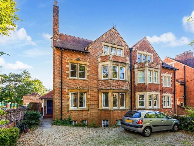Flat for sale in The Slade, Oxfordshire