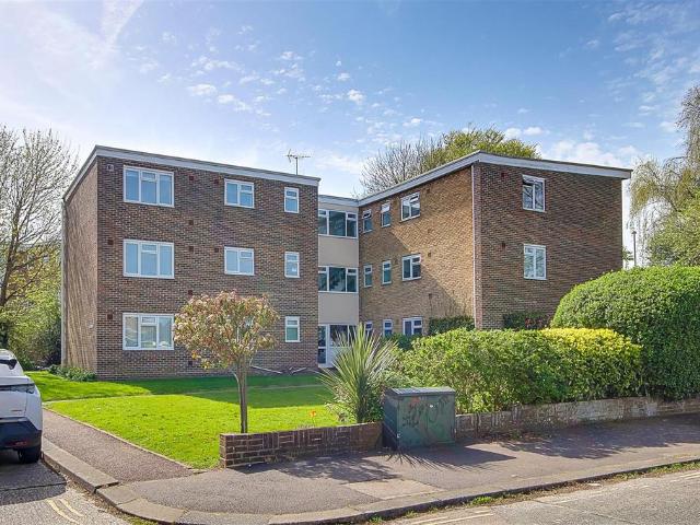 Flat for sale in Worthing, West Sussex