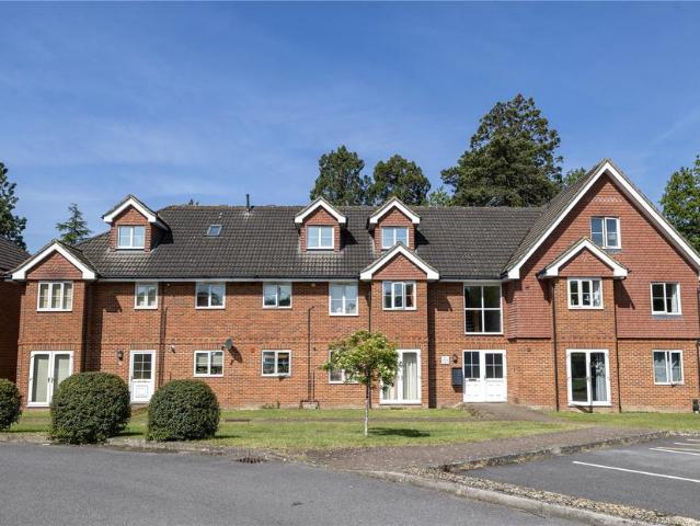 Flat for sale in Bolton Low Houses, Hampshire