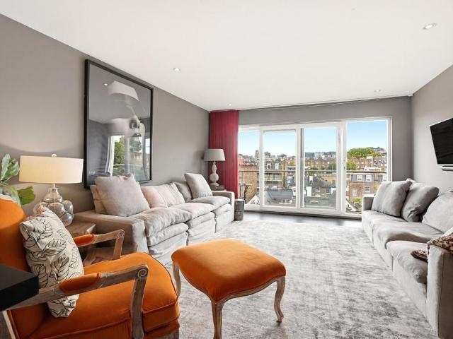 Flat for sale in Bayswater, Greater London