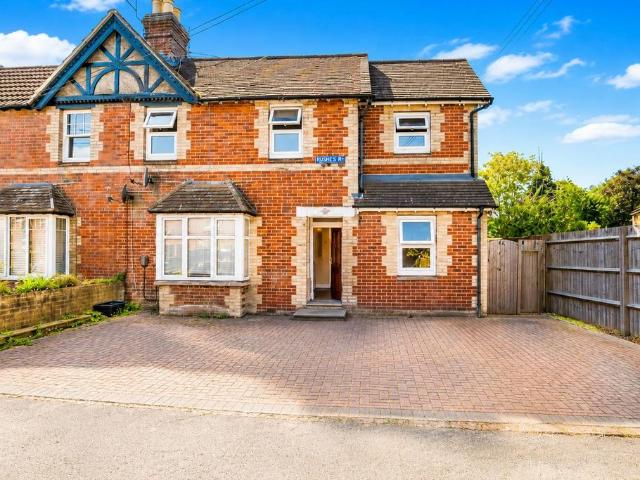 Flat for sale in Petersfield, Bolton Low Houses