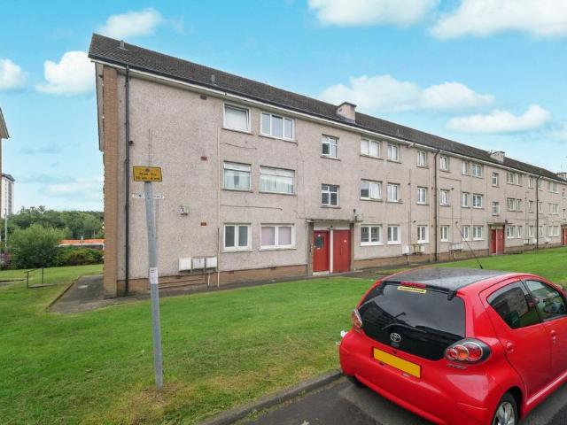 Flat for sale in Castlehead, Glenburn