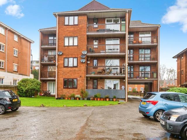 Flat for sale in Bevois Mount, Southampton