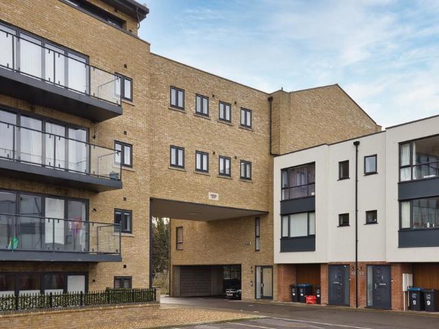 Flat for sale in Whitehall, Acol