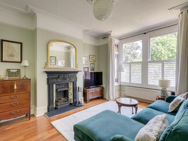 Flat for sale in London Borough of Lewisham, Greater London