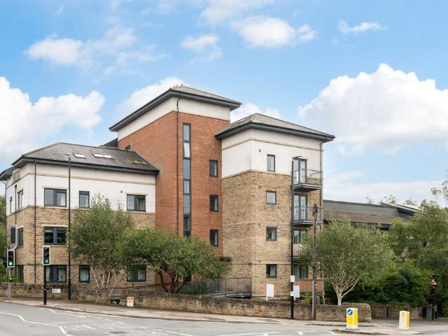 Flat for sale in Horsforth, West Yorkshire