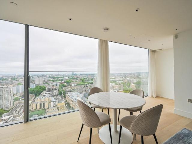 Flat for sale in Finsbury, Greater London