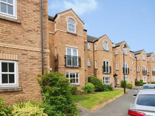 Flat for sale in Foss Islands, High Field