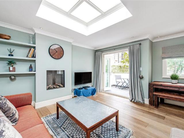Flat for sale in Chelsea, Greater London