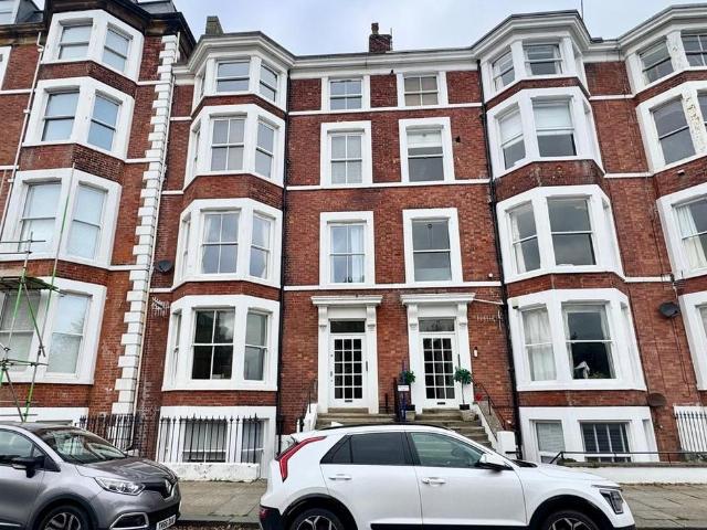 Flat for sale in South Cliff, Kepwick