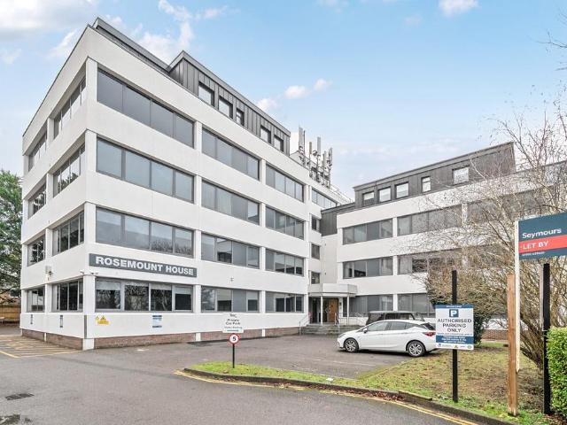 Flat for sale in Woking, Surrey