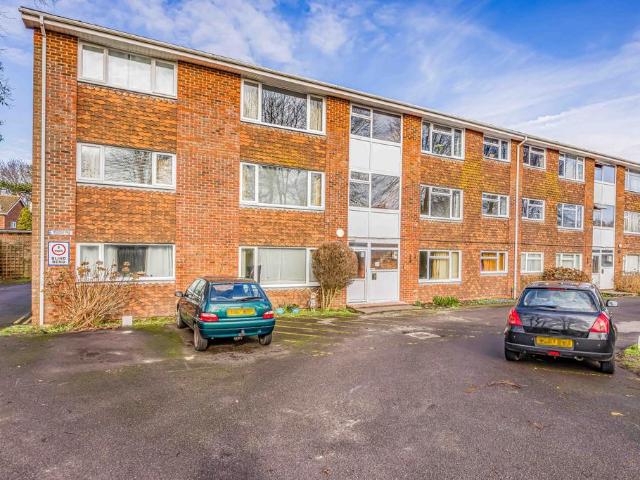 Flat for sale in Spring Vale, Hampshire
