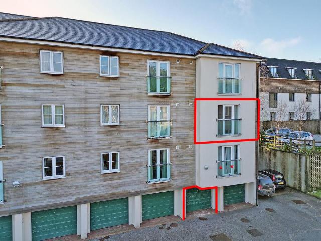 Flat for sale in Penryn, Cornwall