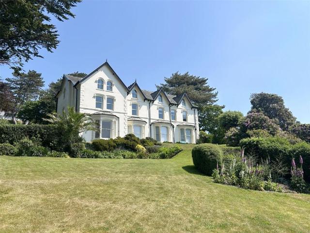 Flat for sale in Aberdyfi, Wales