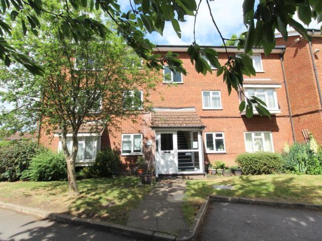 Flat for sale in Slough, Isle Of Man