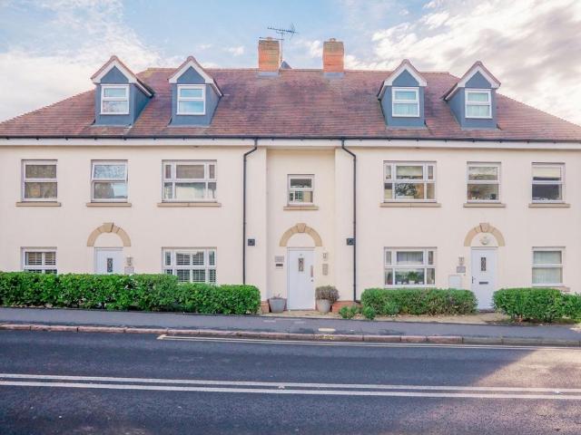 Flat for sale in Rayleigh, Rochford