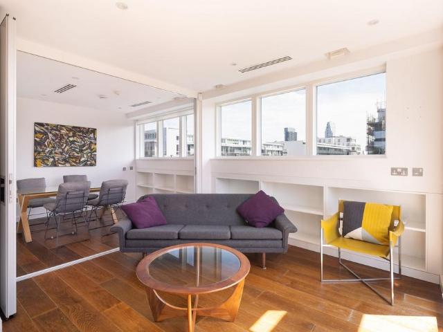 Flat for sale in Islington, Greater London