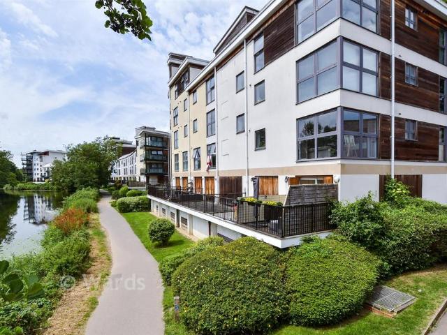Flat for sale in Midway, Kent