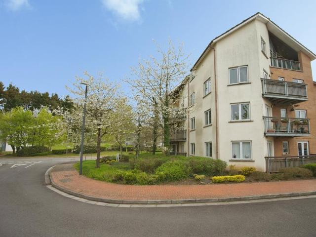 Flat for sale in Cardiff International Sports Village, Falcon Lodge