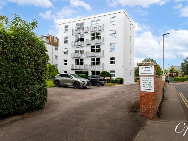 Flat for sale in Lynworth, Golden Valley