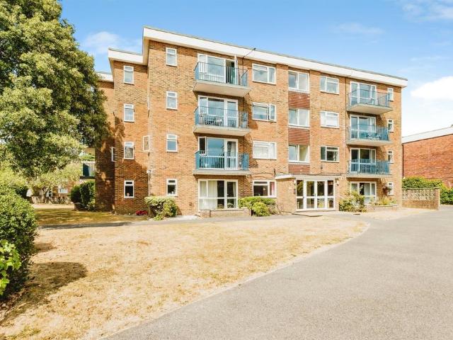 Flat for sale in West Worthing, Worthing