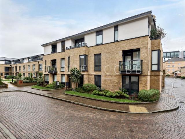 Flat for sale in Elephant and Castle, Cat Hill