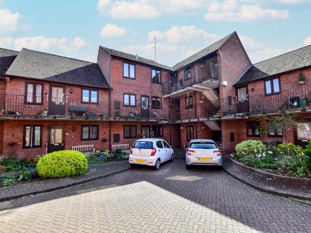 Flat for sale in Chesham