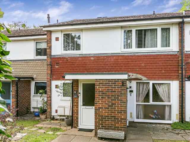 Flat for sale in Pachesham Park, Surrey