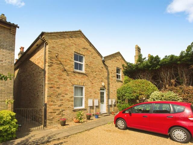 Flat for sale in Arrington, Cambridgeshire