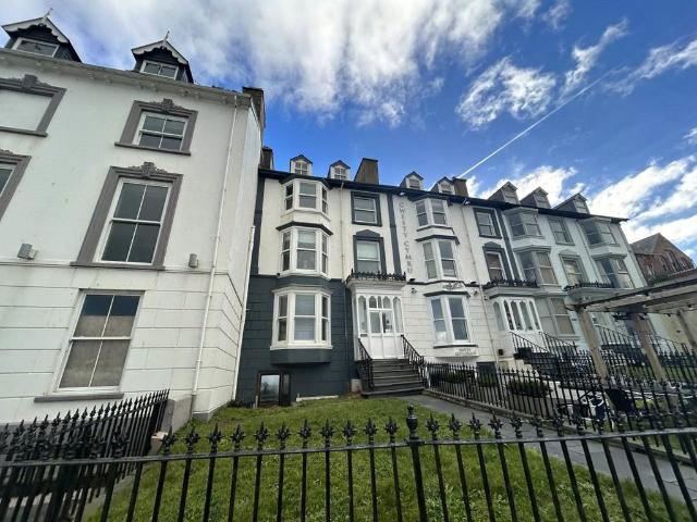 Flat for sale in Waun Fawr, Wales