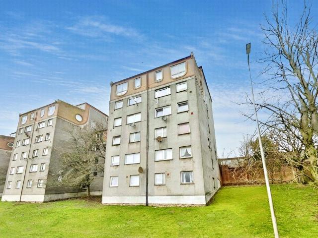 Flat for sale in Carbrain, Cumbernauld