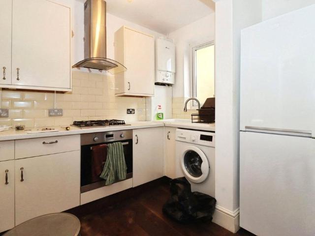 Flat for sale in Feckenham, City Of Bristol