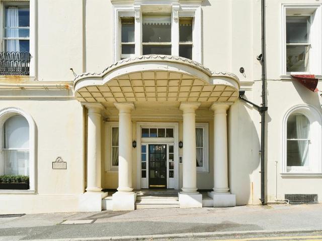 Flat for sale in Kemptown, Brighton & Hove