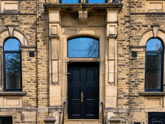 Flat for sale in Farsley, Leeds