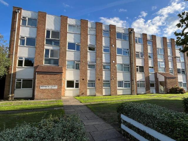 Flat for sale in London Borough of Bromley, Greater London