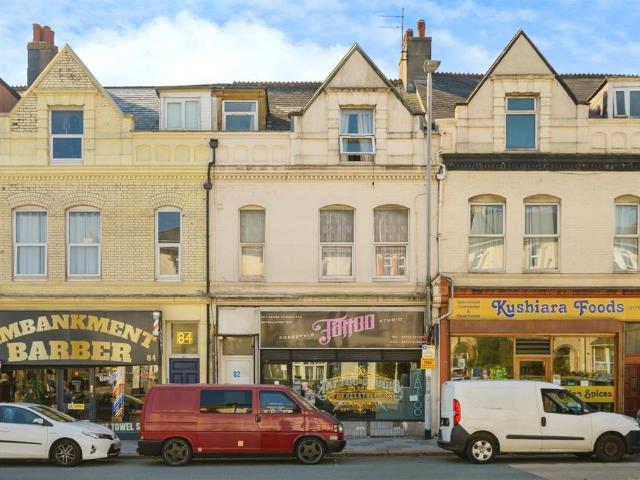 Flat for sale in Cattedown, Mount Wise