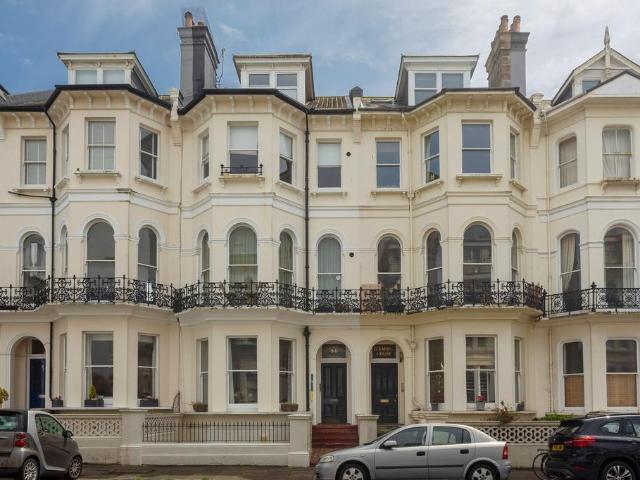 Flat for sale in Aldrington