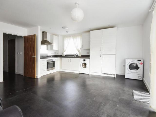 Flat for sale in Moulsham, Chelmsford