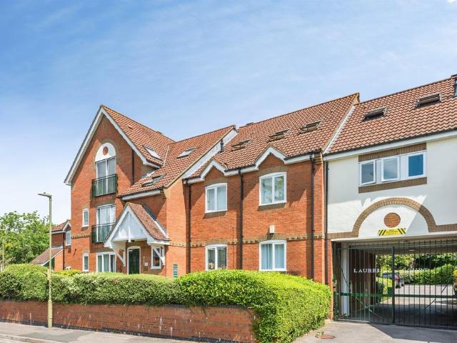 Flat for sale in The Slade, Oxfordshire