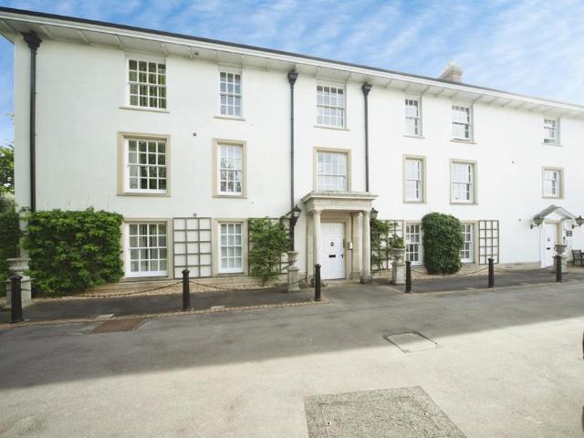 Flat for sale in Dowslands, Rumwell