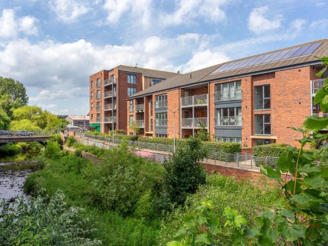 Flat for sale in Leith, Scotland