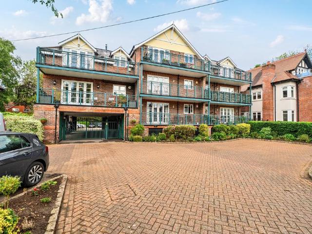 Flat for sale in Fishery, Maidenhead