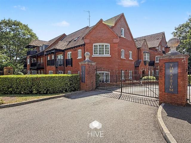 Flat for sale in Tricketts Cross, Ferndown